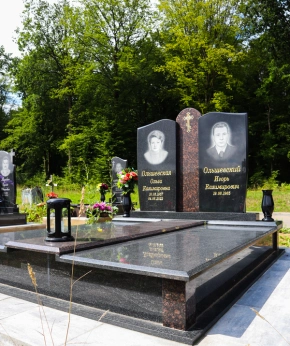 Памятник двойной 149